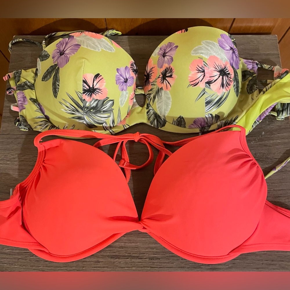 2 PACK bundle! Woman’s XL padded bikini tops. Great condition!